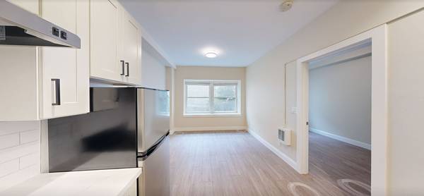 Listing photo 1 of 5