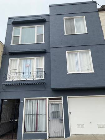 Listing photo 1 of 5