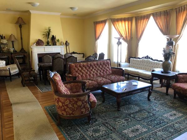 Listing photo 1 of 5