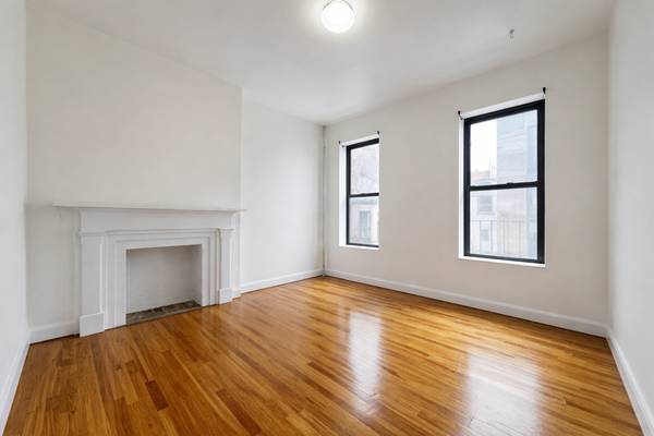 Listing photo 1 of 5