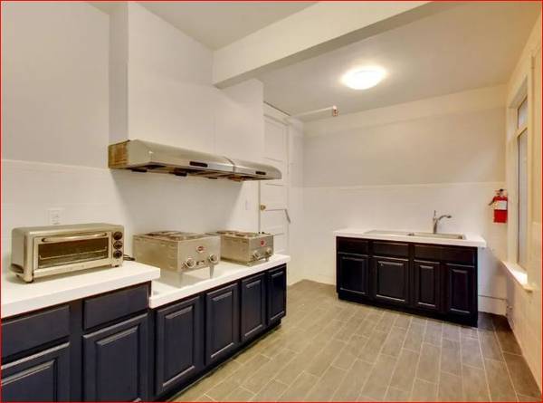 Listing photo 1 of 5