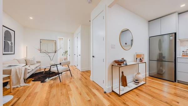 Listing photo 1 of 5