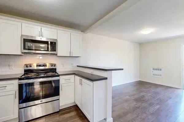 Listing photo 1 of 5
