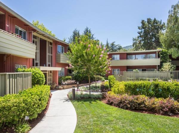 Listing photo 1 of 5