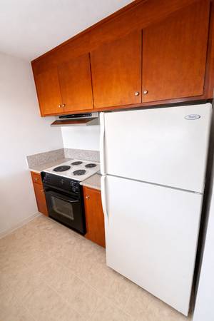 Listing photo 1 of 5