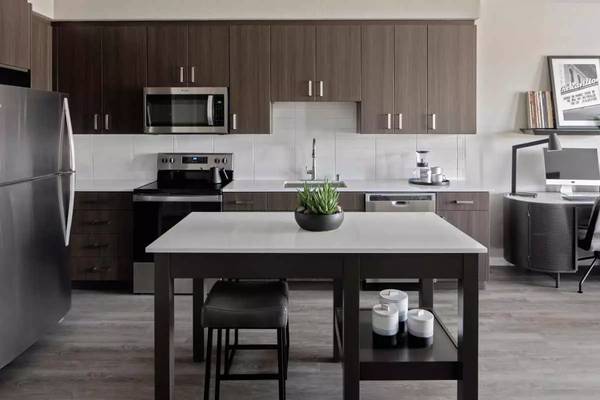 Listing photo 1 of 5