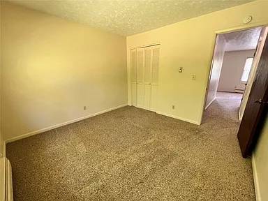 Listing photo 1 of 4