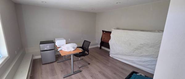Listing photo 1 of 5