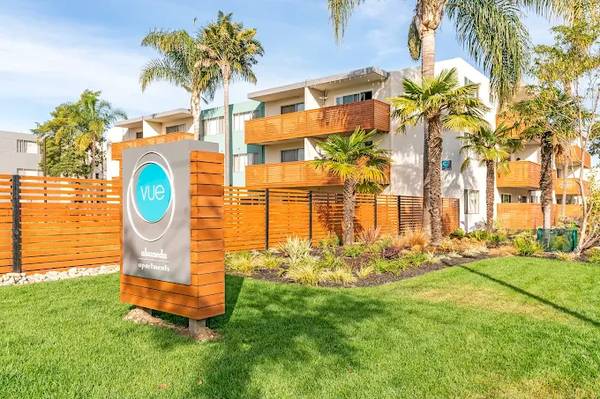 Listing photo 1 of 3