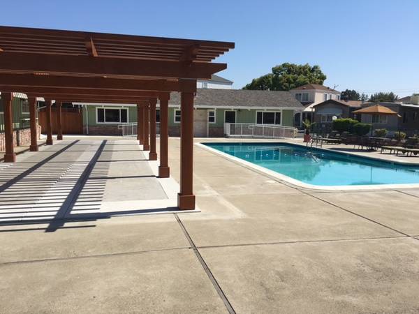 Listing photo 1 of 5