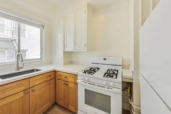 Listing photo 1 of 5