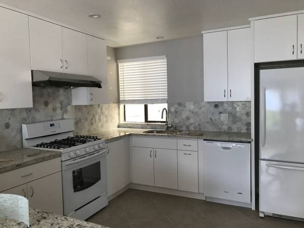 Listing photo 1 of 4