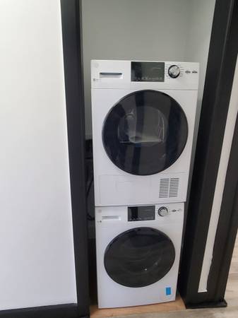 Listing photo 1 of 5