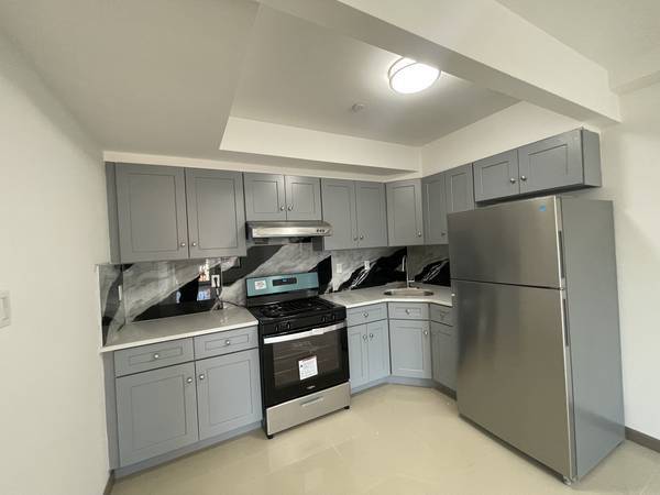 Listing photo 1 of 4