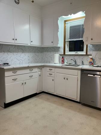 Listing photo 1 of 5