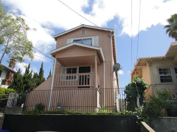 Listing photo 1 of 5