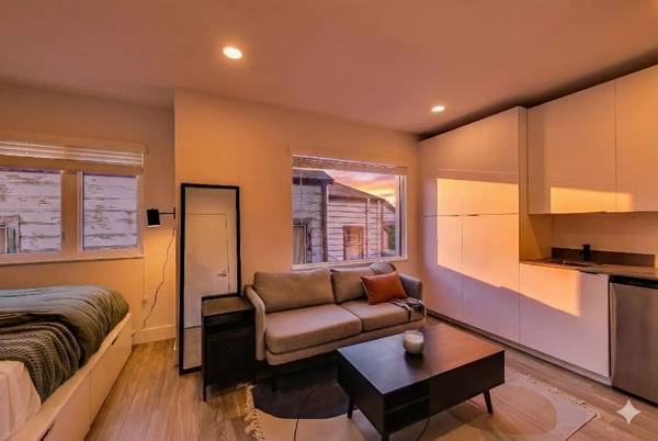Listing photo 1 of 5