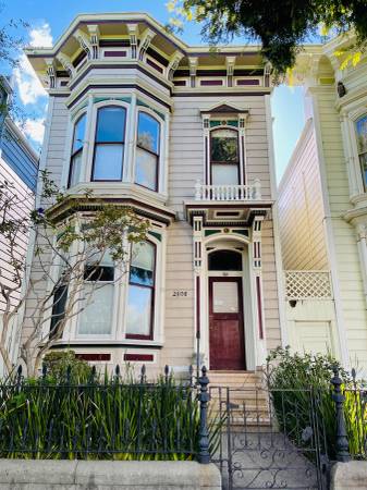 Listing photo 1 of 5