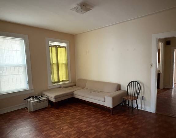 Listing photo 1 of 4