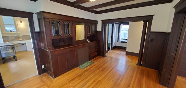 Listing photo 1 of 5