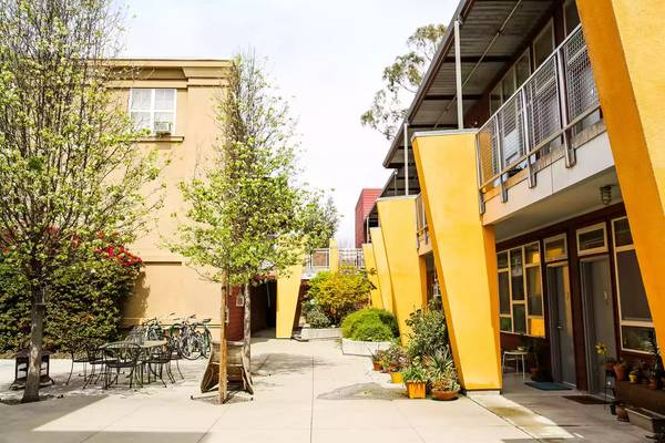 Listing photo 1 of 5