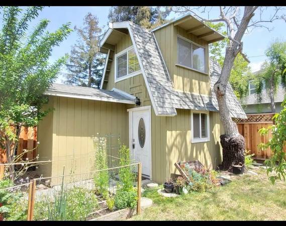 Listing photo 1 of 4