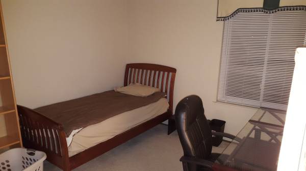 Listing photo 1 of 4