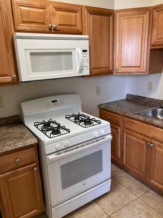 Listing photo 1 of 5