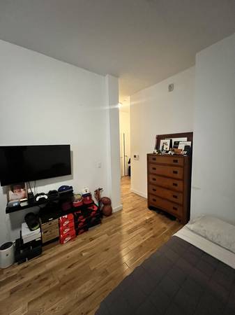 Listing photo 1 of 5