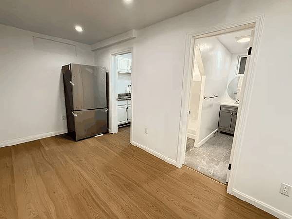 Listing photo 1 of 5