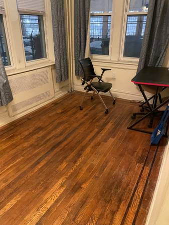 Listing photo 1 of 5