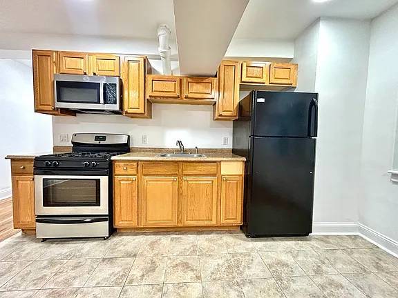 Listing photo 1 of 4