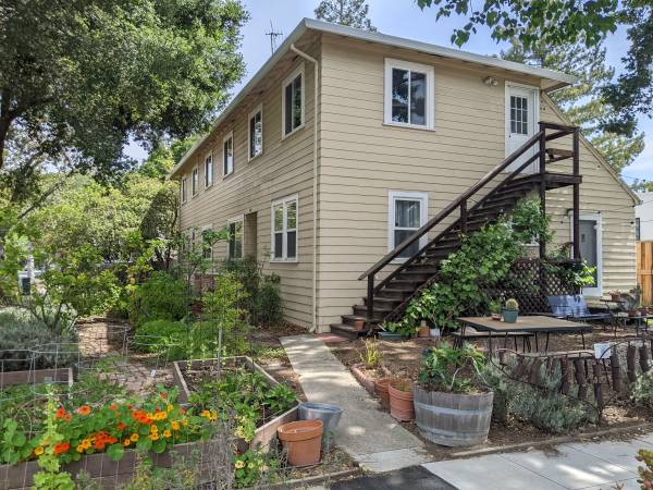 Listing photo 1 of 5