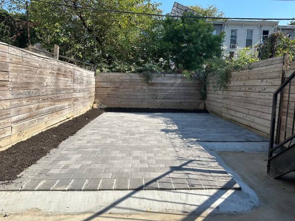 Listing photo 1 of 4