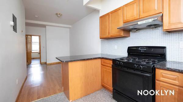 Listing photo 1 of 5