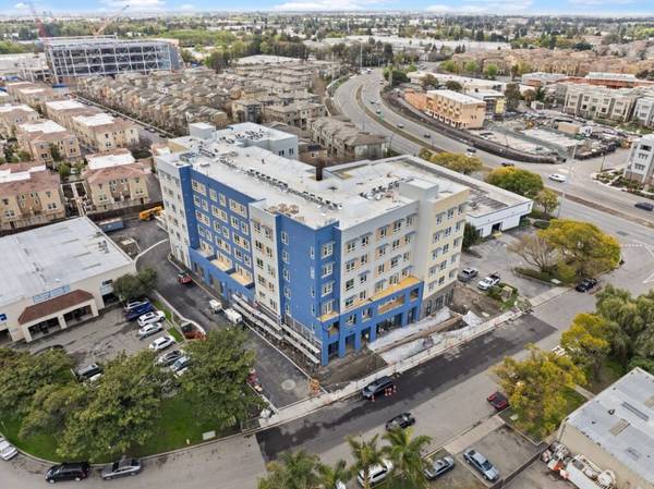 Listing photo 1 of 5