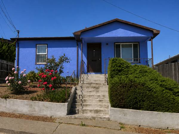 Listing photo 1 of 4
