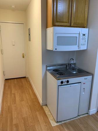 Listing photo 1 of 6