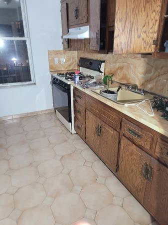 Listing photo 1 of 5