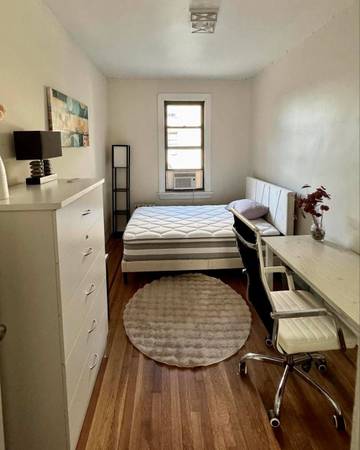 Listing photo 1 of 4