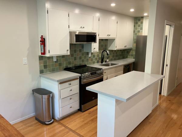 Listing photo 1 of 5