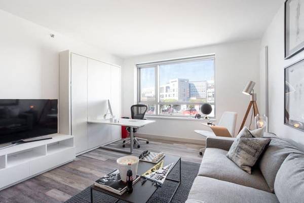 Listing photo 1 of 5