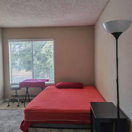 Listing photo 1 of 4