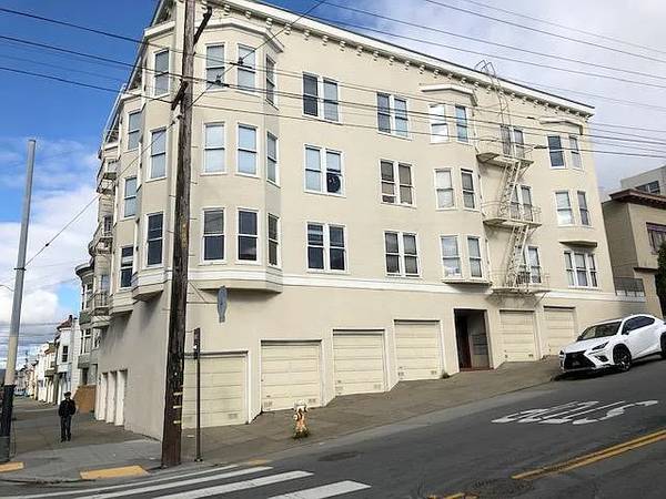 Listing photo 1 of 5