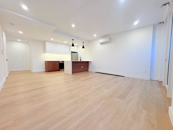 Listing photo 1 of 5