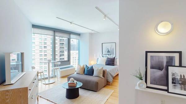 Listing photo 1 of 5