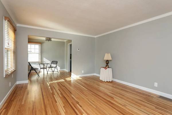 Listing photo 1 of 5