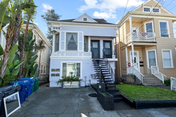 Listing photo 1 of 5