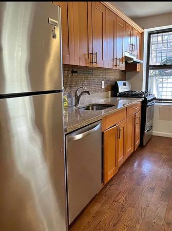 Listing photo 1 of 5