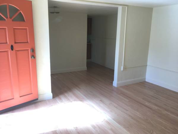 Listing photo 1 of 5